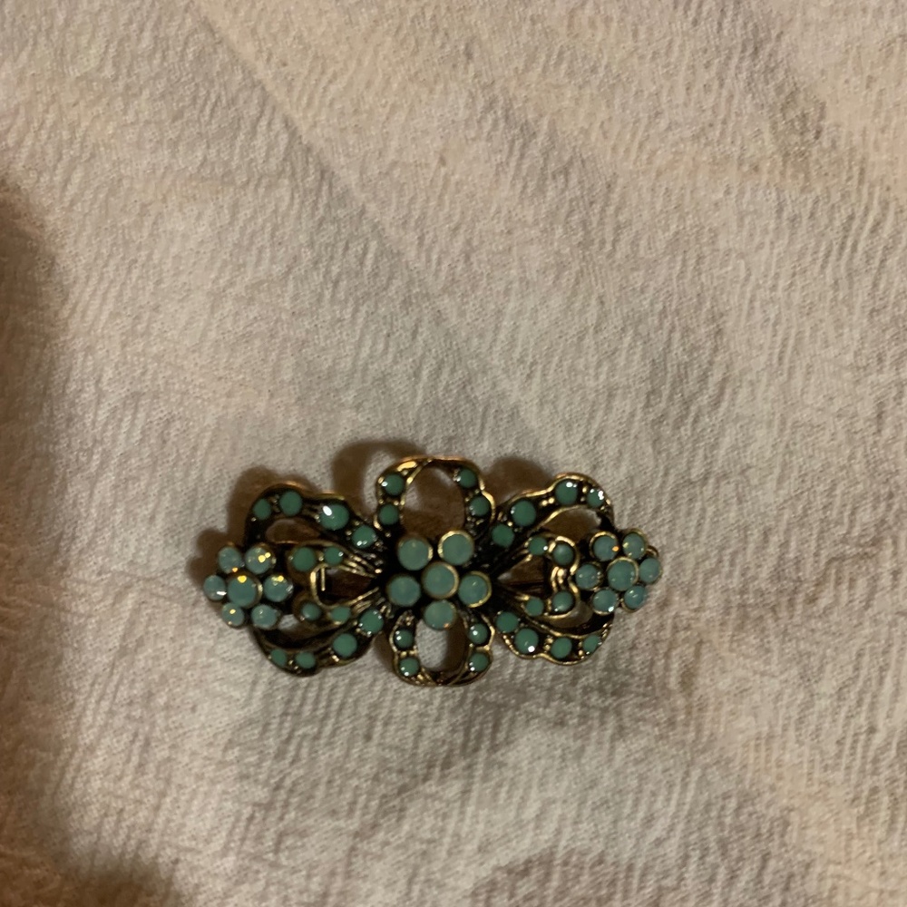 Teal stone barrette